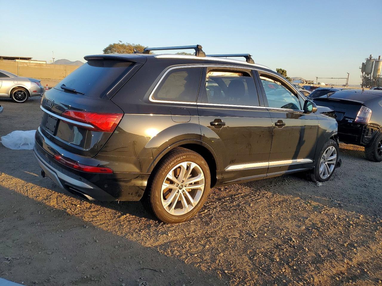 2025 Audi Q7 Premium Plus - Image 3