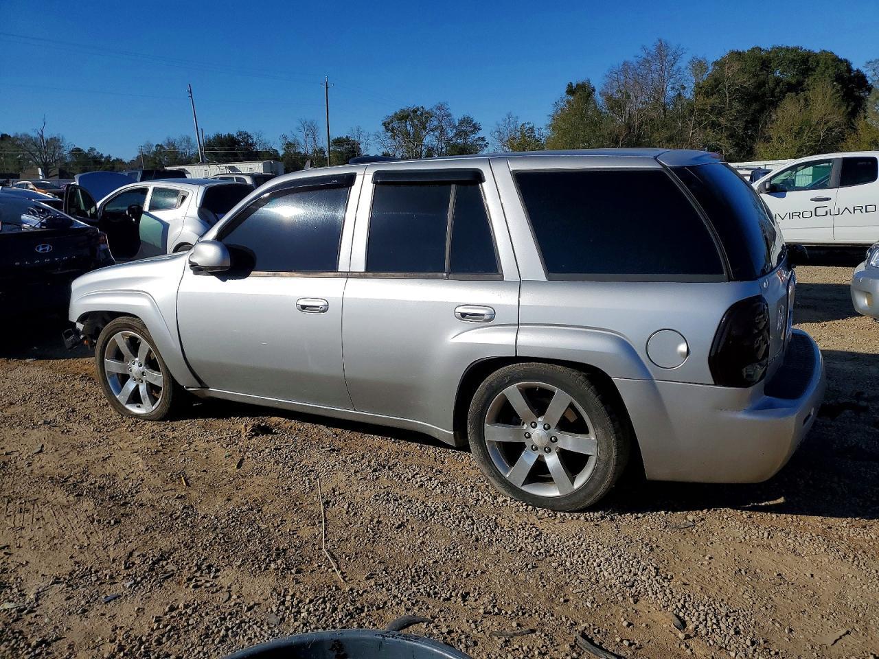 2007 Chevrolet Trailblazer Ls - Image 2