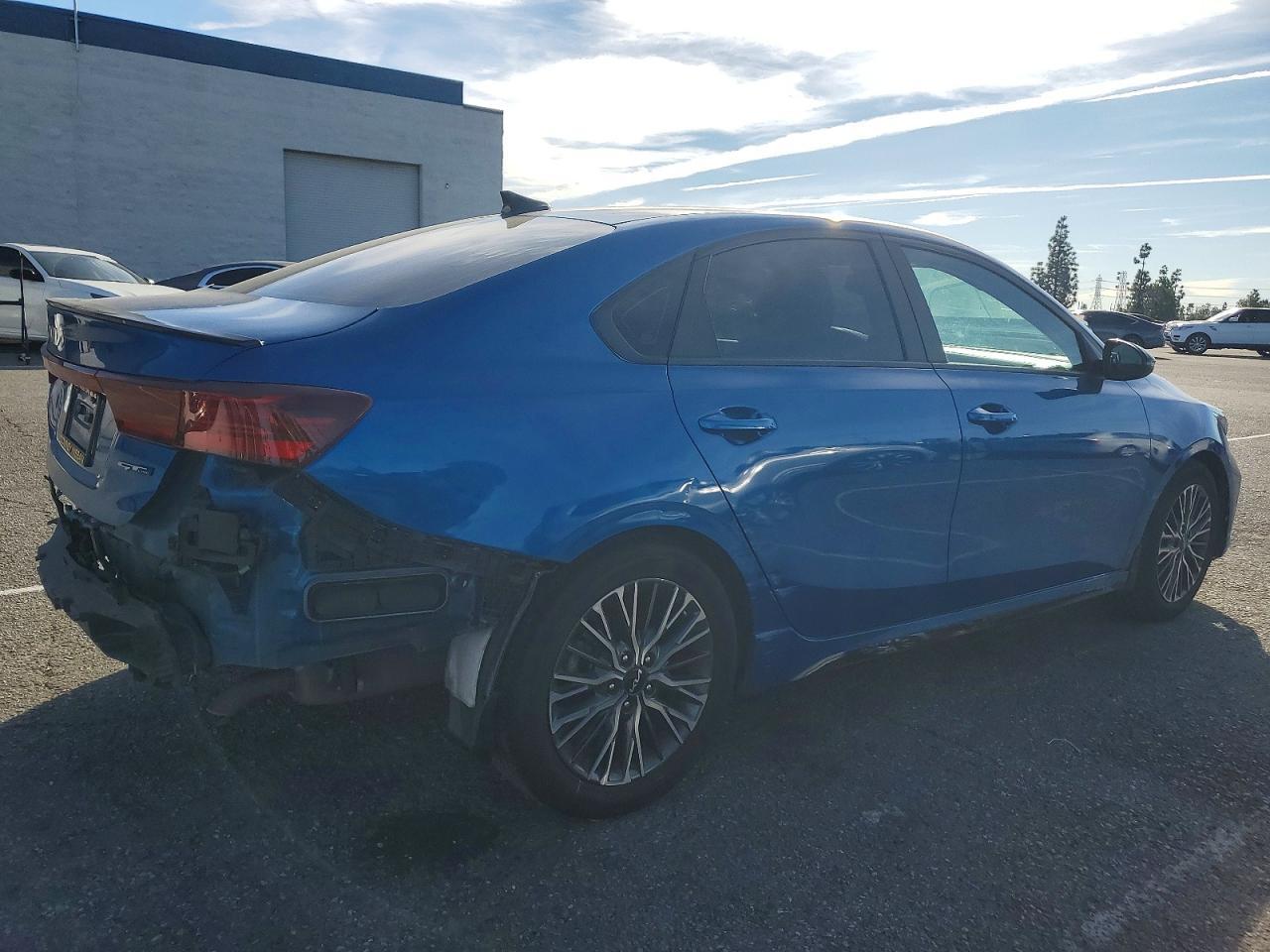 2023 Kia Forte Gt Line - Фото 3