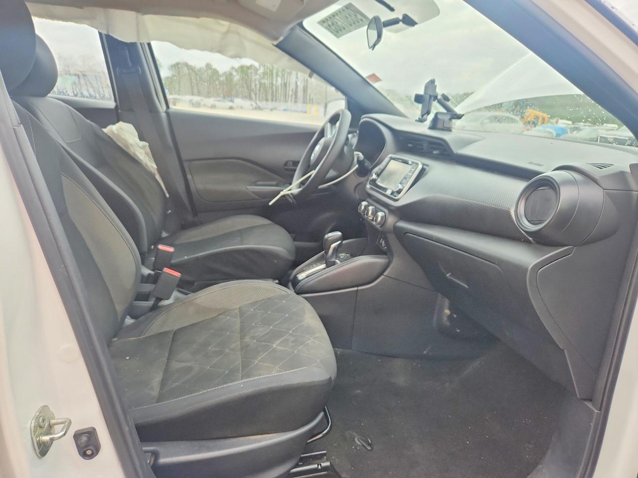 2019 Nissan Kicks S - Image 7