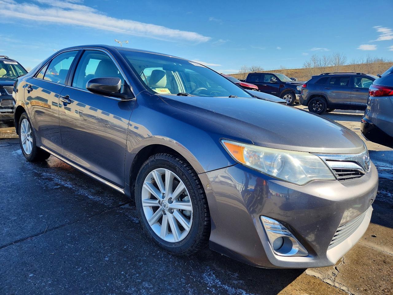 2014 Toyota Camry Xle - Image 4