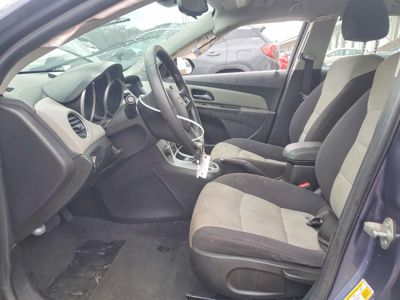 2014 Chevrolet Cruze Ls - Image 7