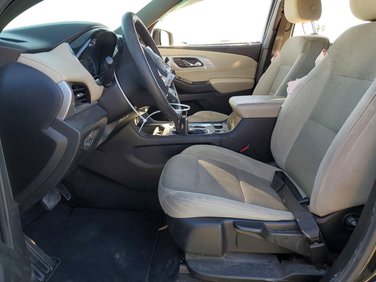 2022 Chevrolet Traverse Ls - Фото 7