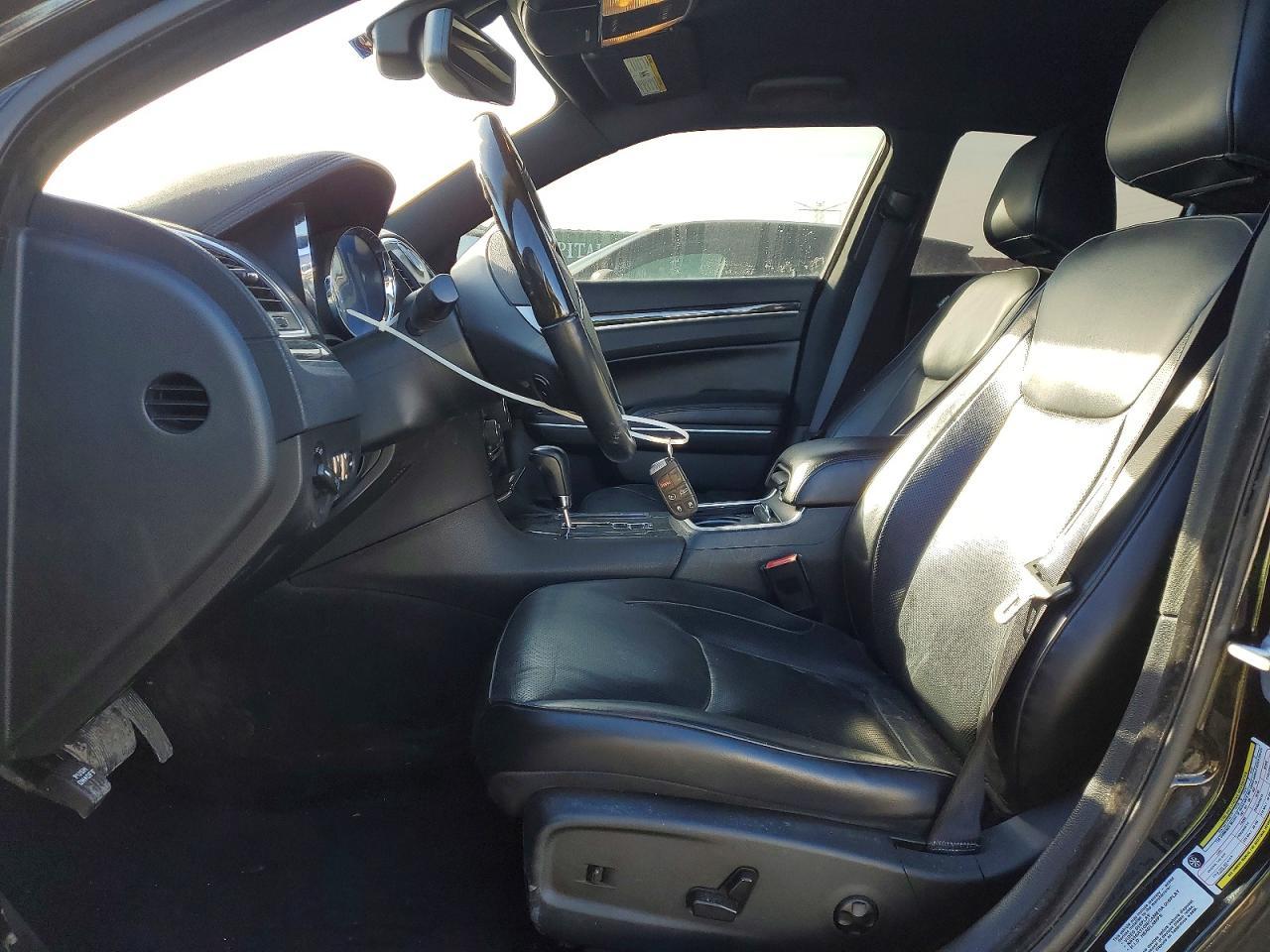 2013 Chrysler 300C - Фото 7