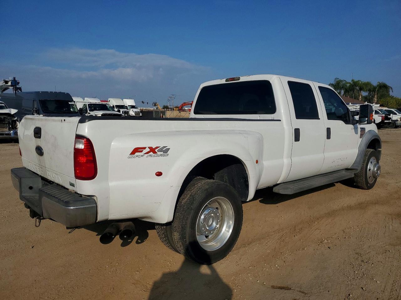 2010 Ford F450 Super Duty - Фото 3