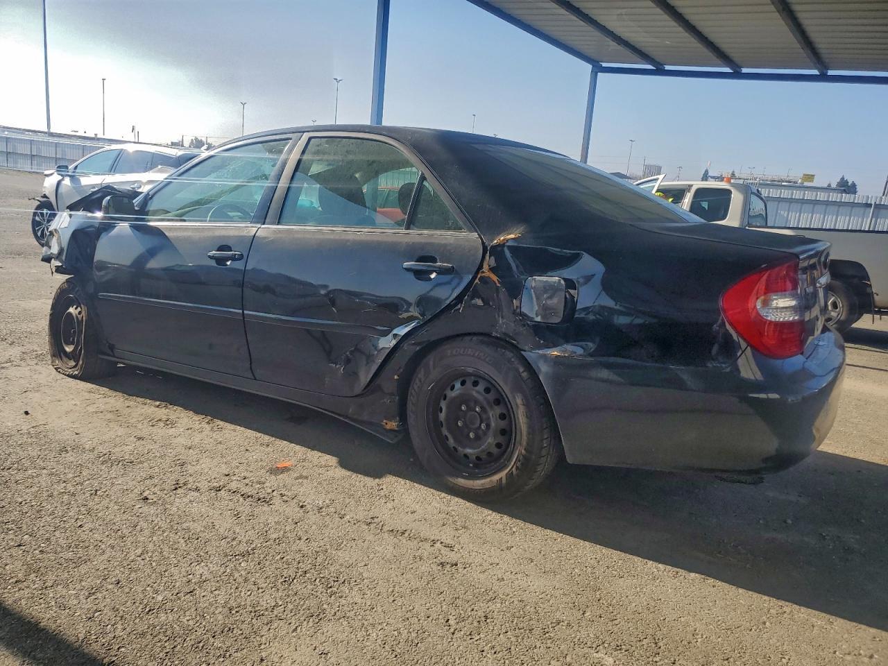 2003 Toyota Camry Le - Фото 2