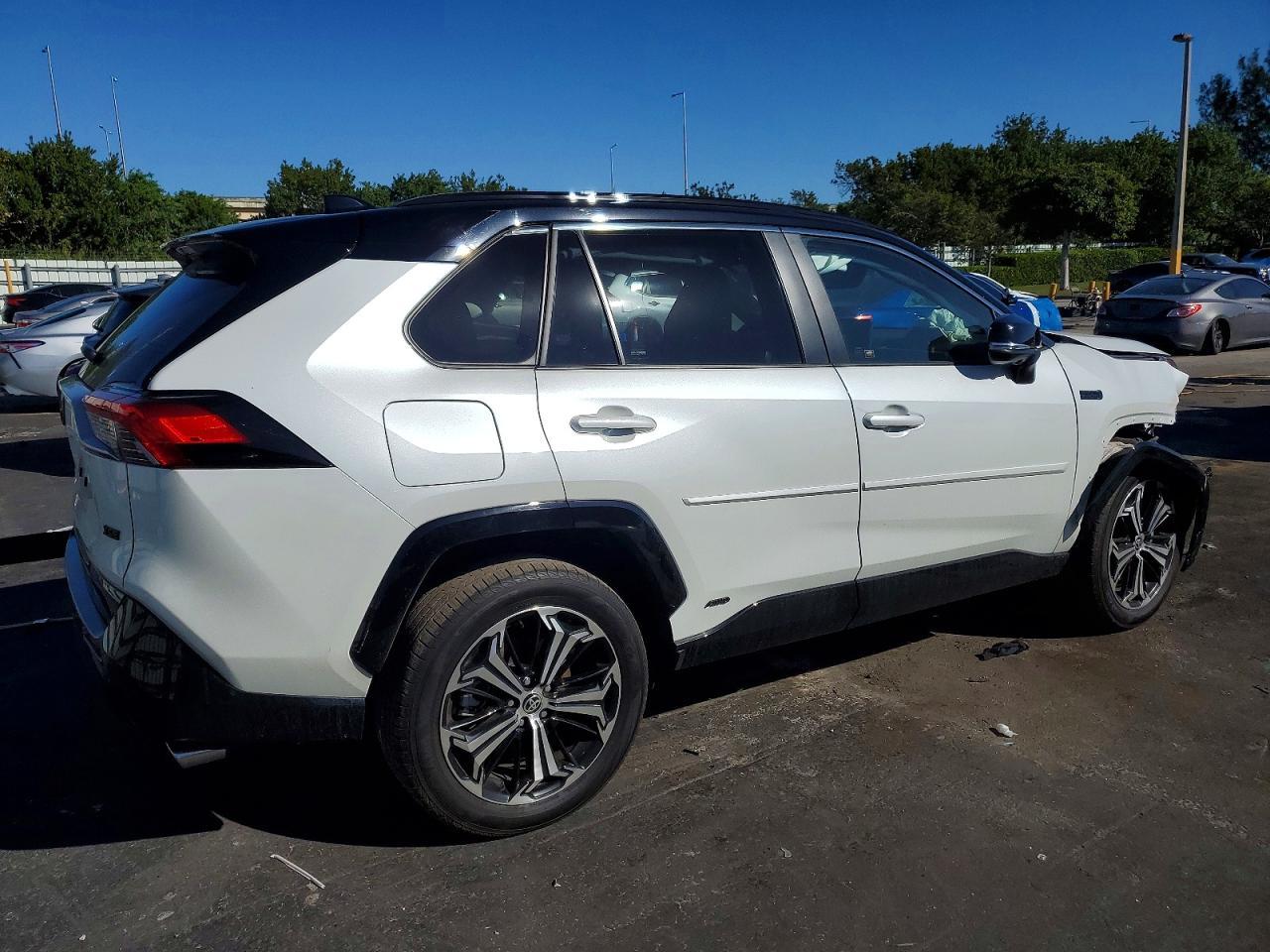 2024 Toyota Rav4 Prime Xse - Image 3