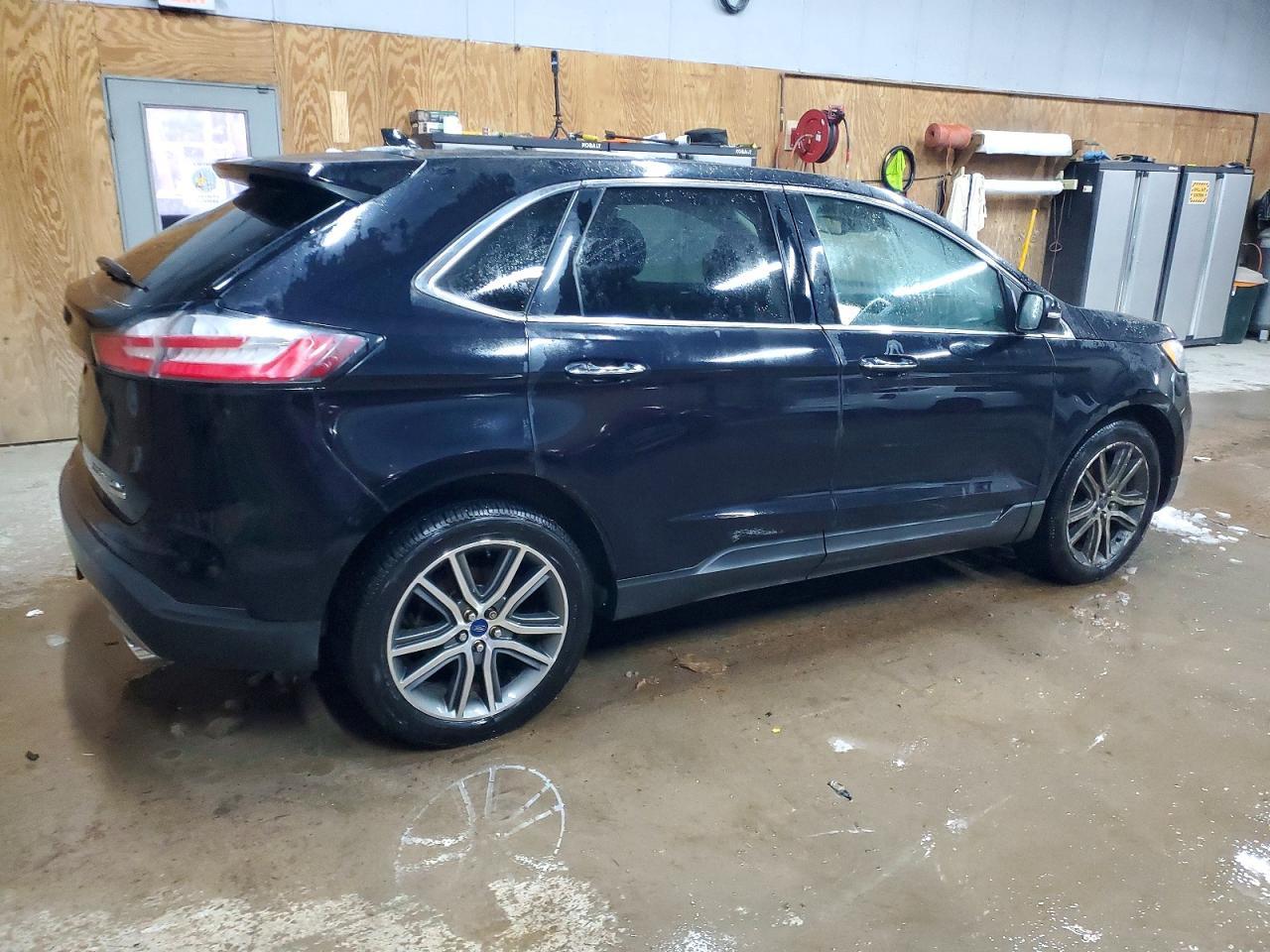 2019 Ford Edge Titanium - Фото 3