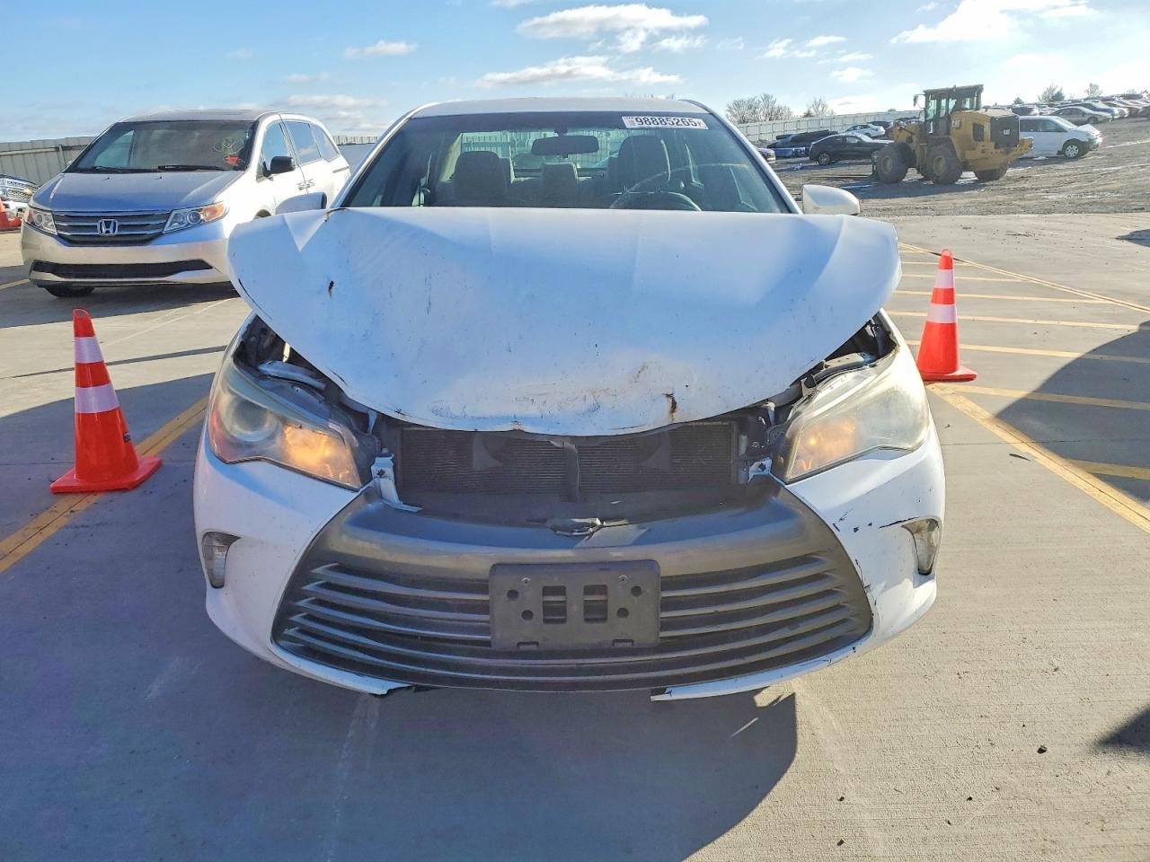 2015 Toyota Camry Le - Image 5