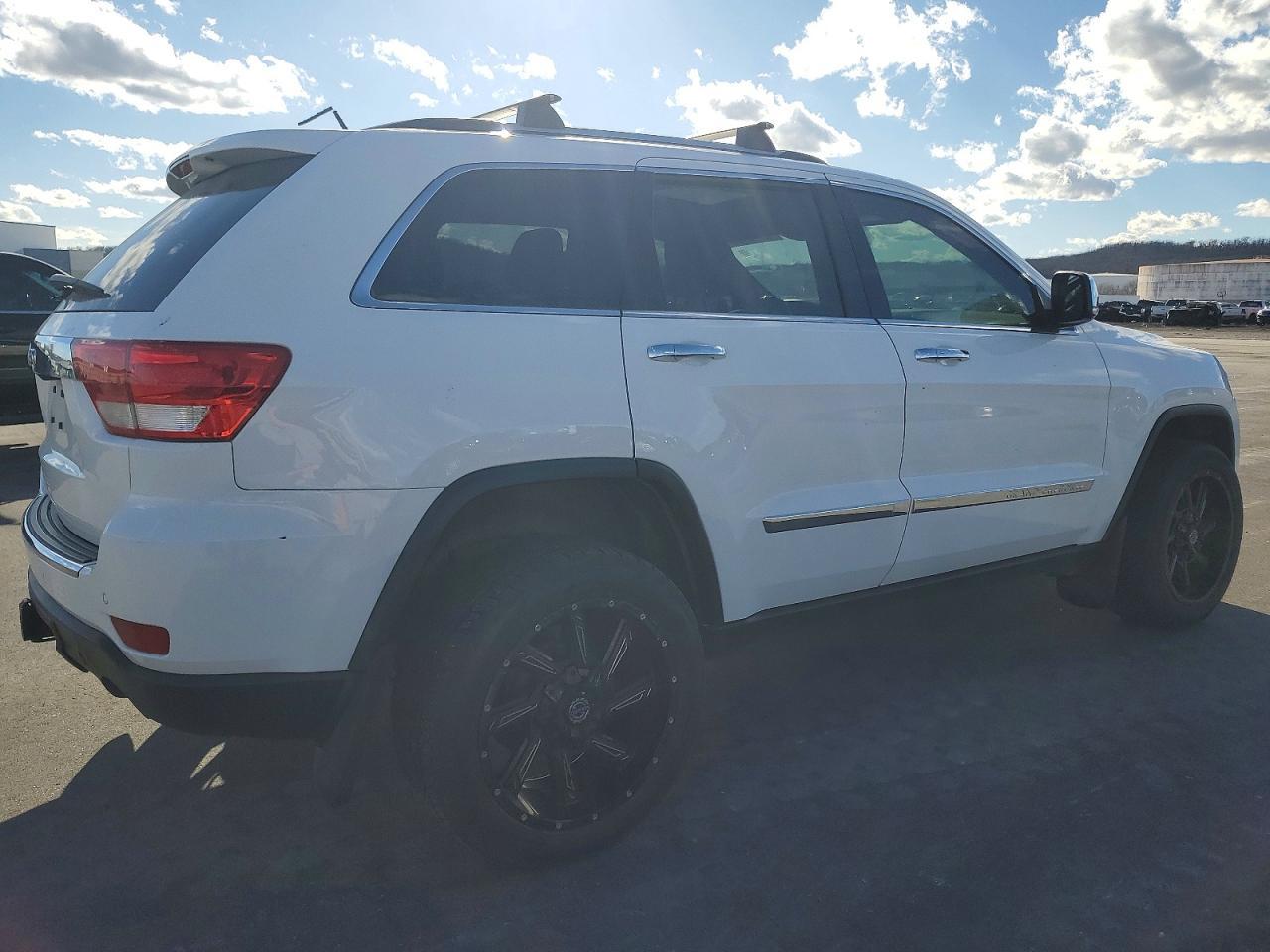 2013 Jeep Grand Cherokee Overland - Фото 3