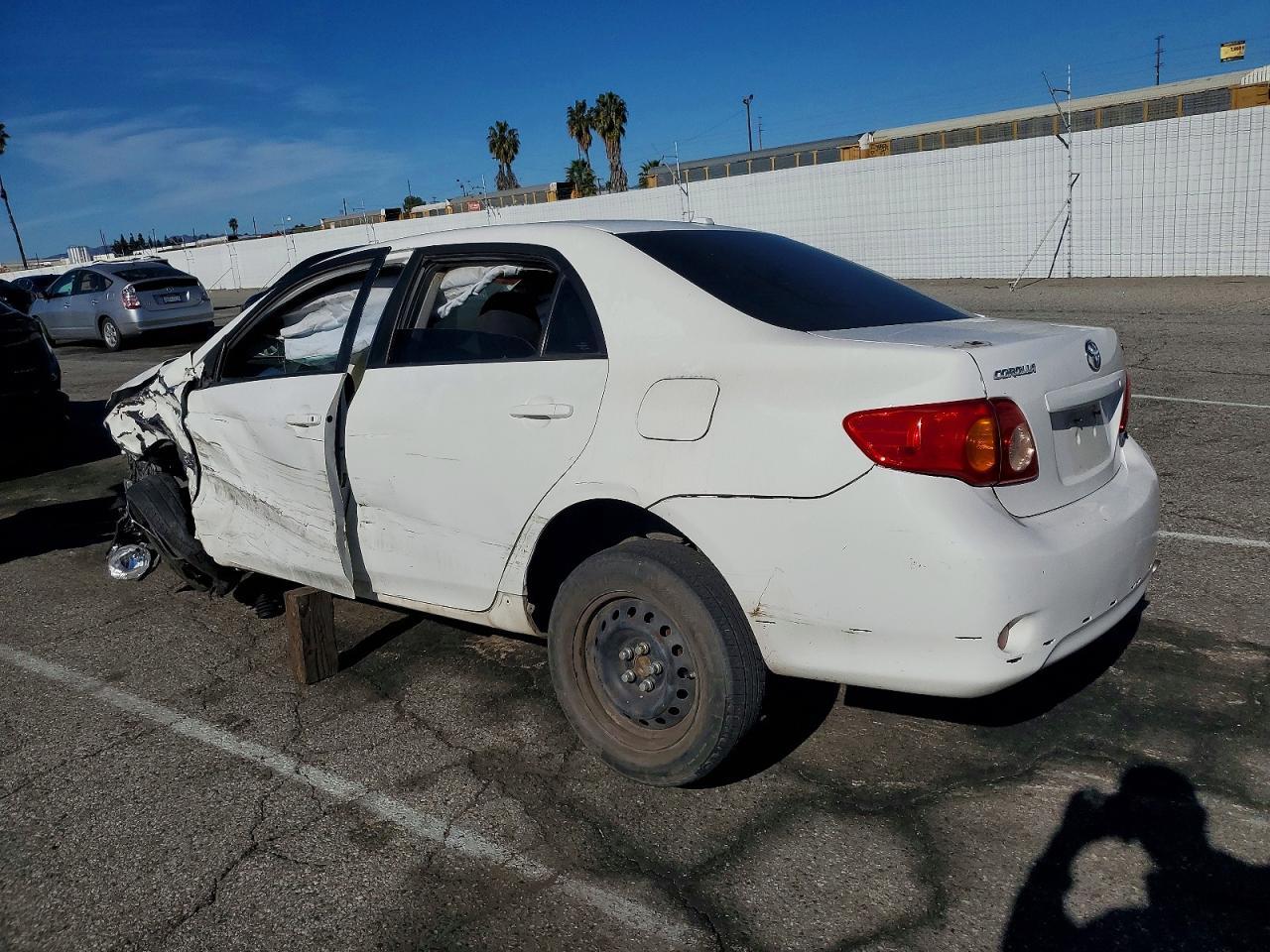 2010 Toyota Corolla Base - Фото 2