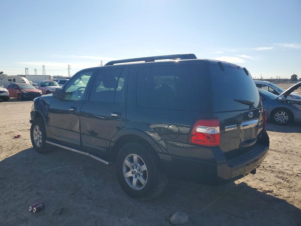 2010 Ford Expedition Xlt - Image 2
