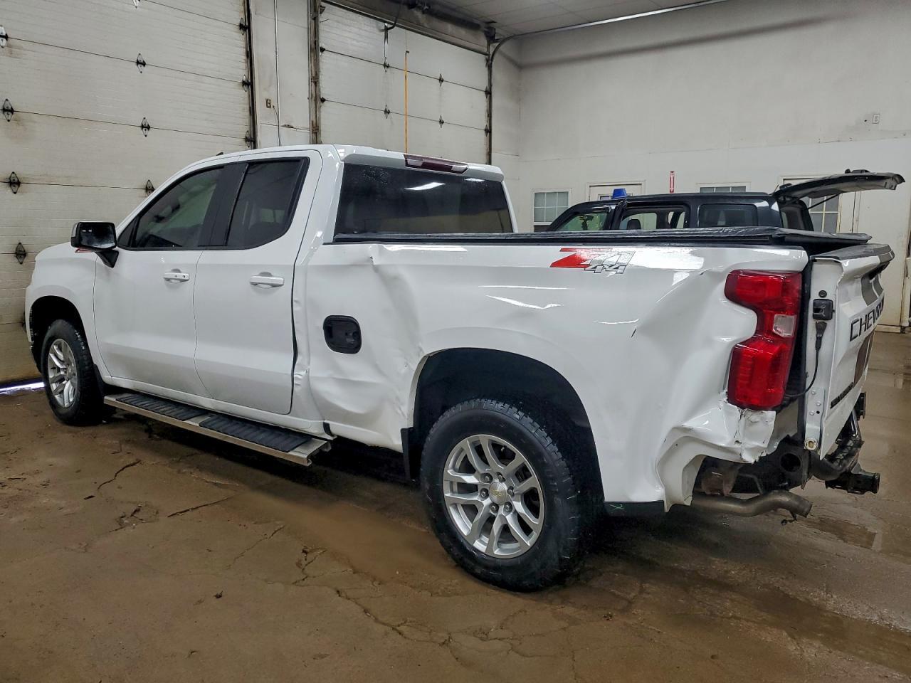 2020 Chevrolet Silverado K1500 Lt - Фото 2