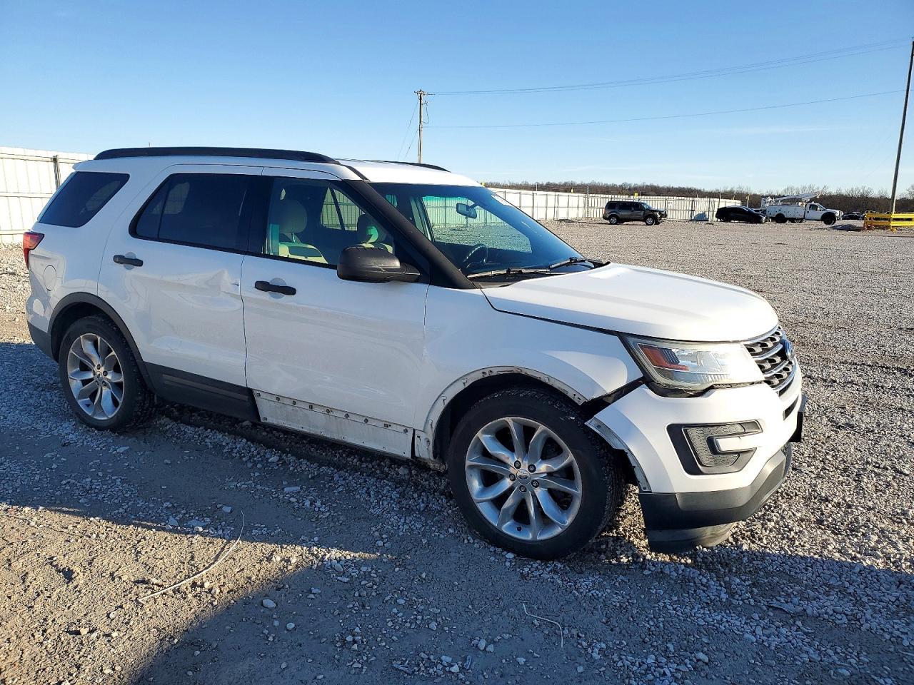 2016 Ford Explorer - Image 4