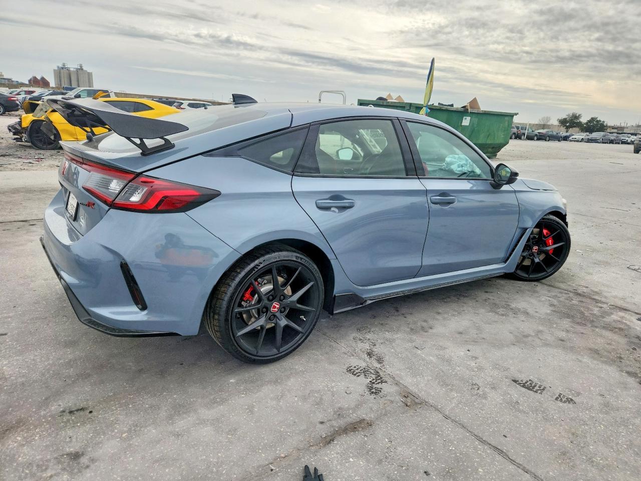 2025 Honda Civic Type-R - Image 3