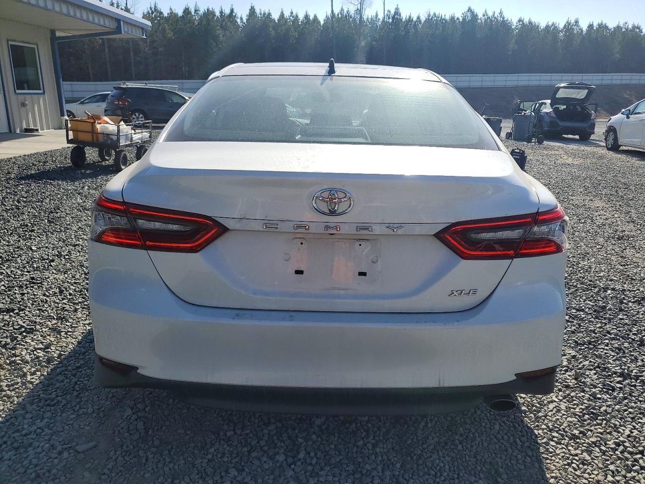 2021 Toyota Camry Xle - Image 6