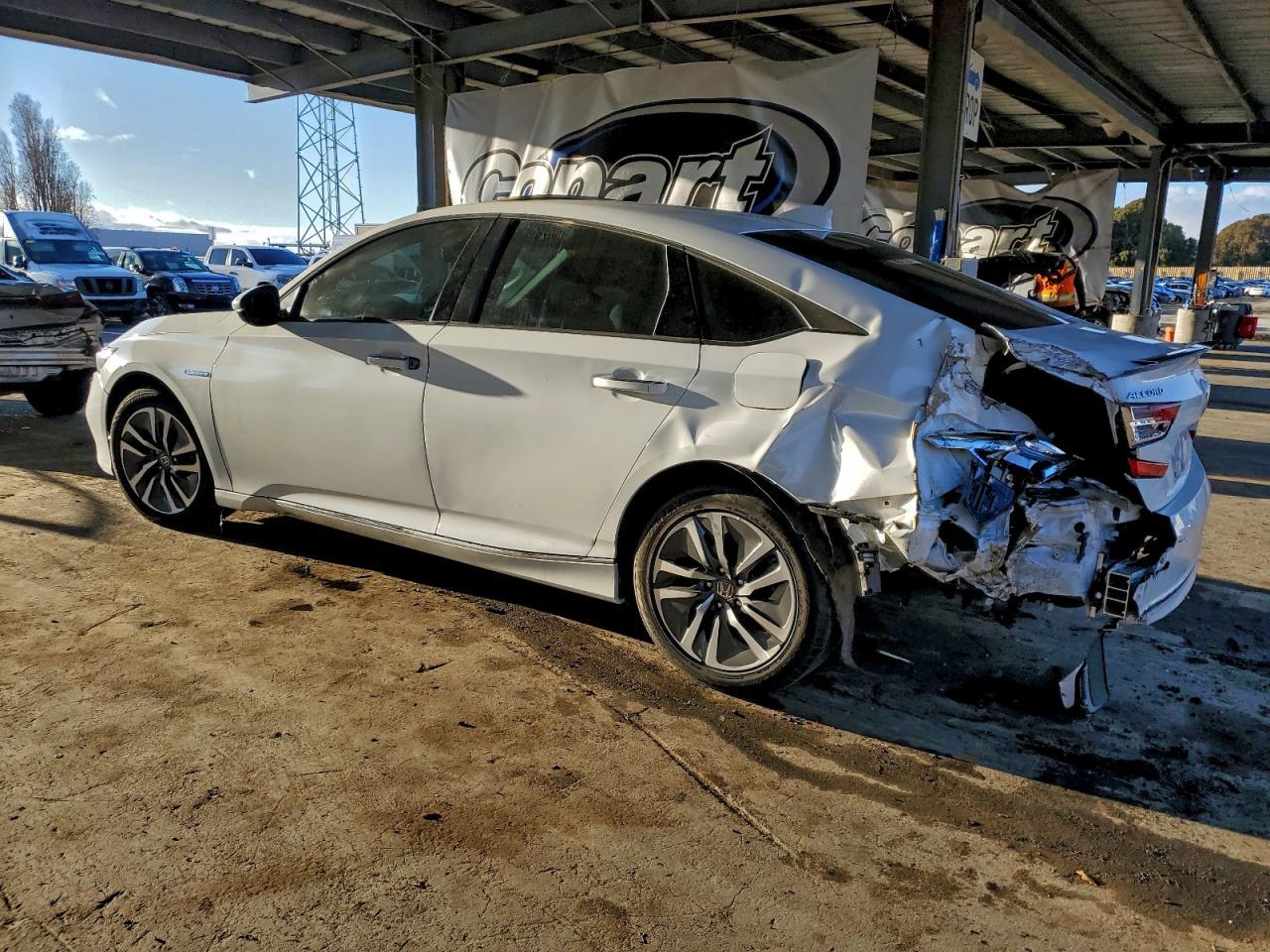 2020 Honda Accord Touring Hybrid - Фото 2