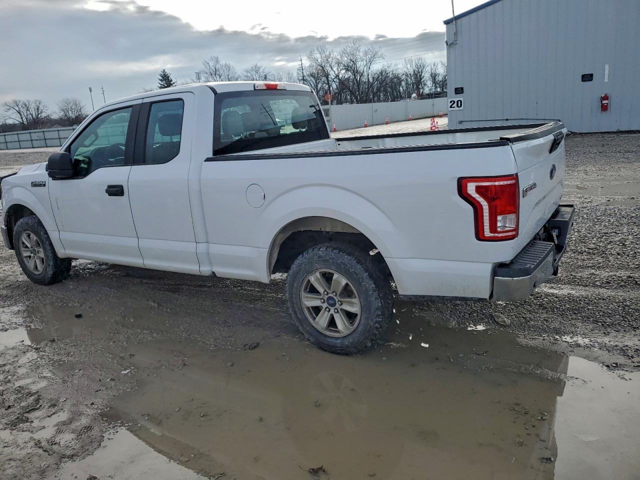 2016 Ford F150 Super Cab - Image 2