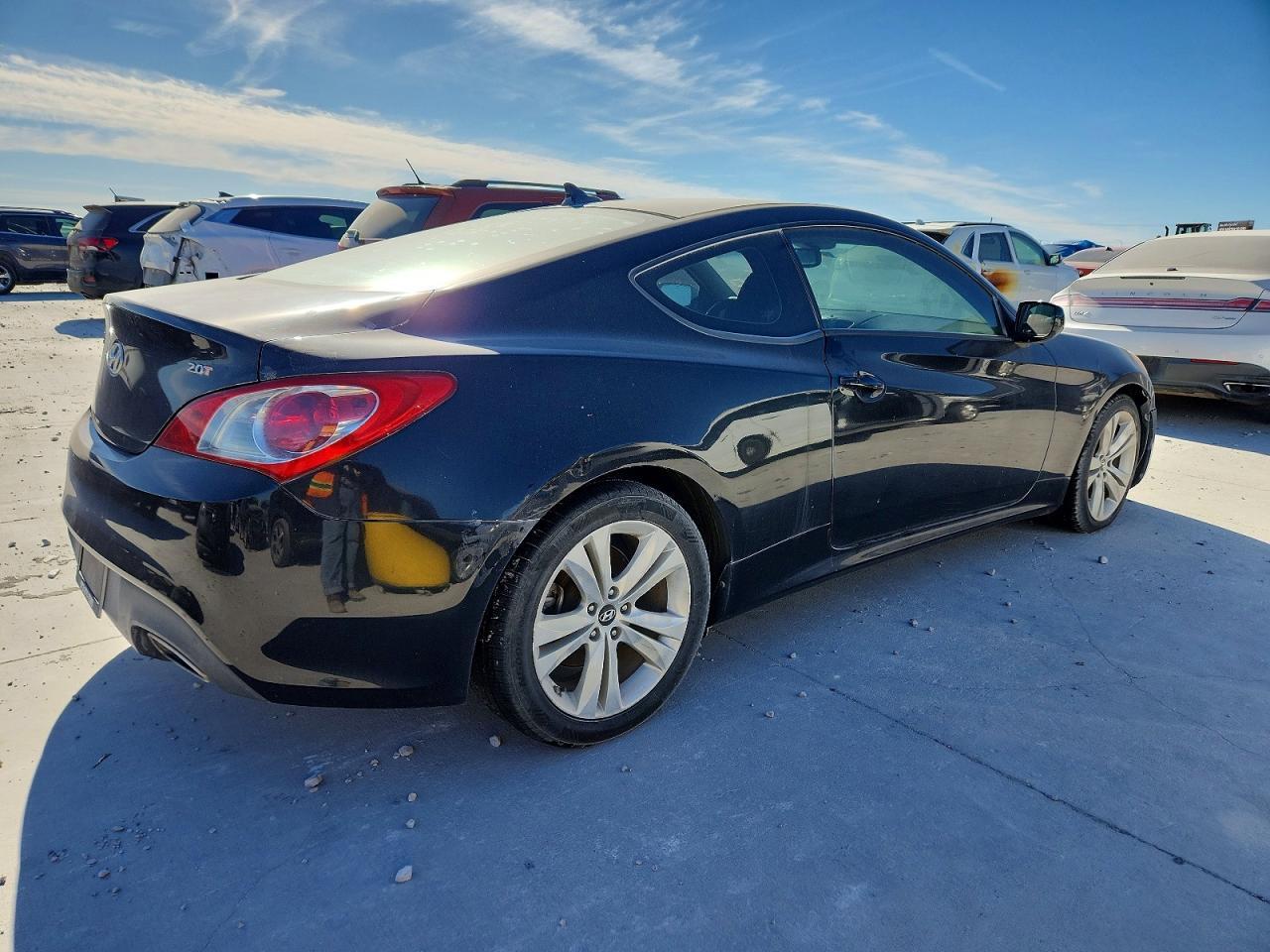 2010 Hyundai Genesis Coupe 2.0T - Фото 3