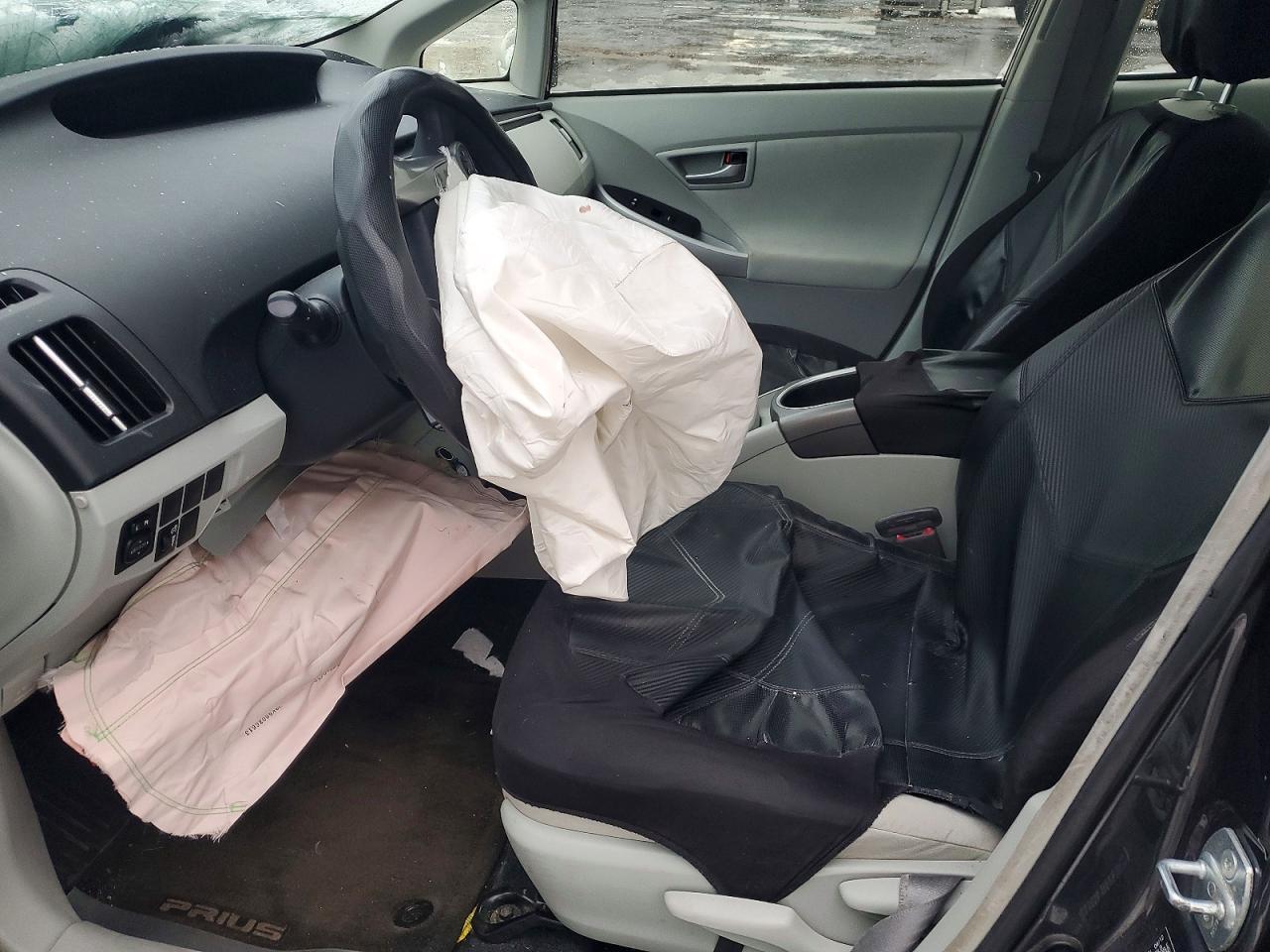 2012 Toyota Prius - Image 7