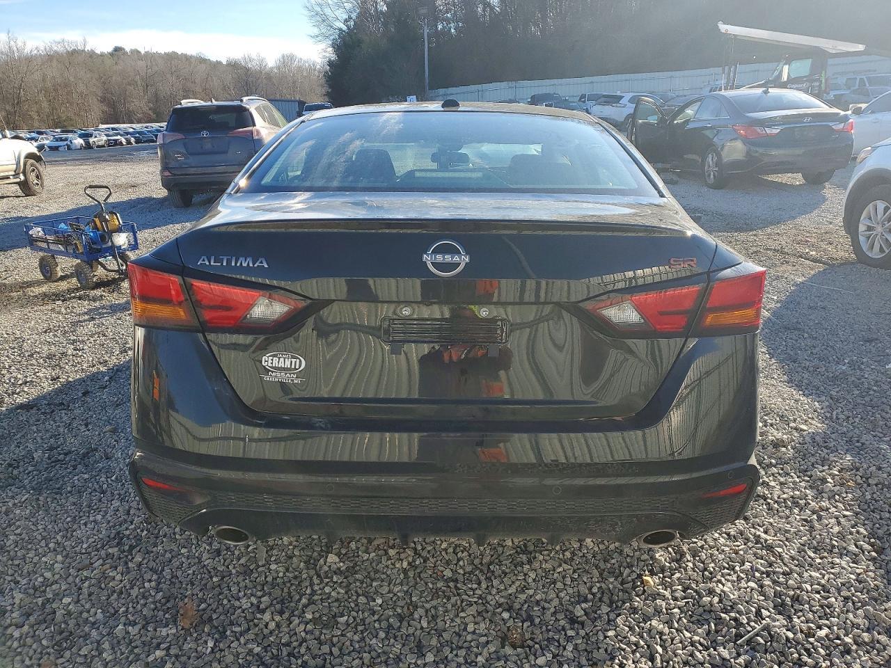 2025 Nissan Altima Sr - Image 6