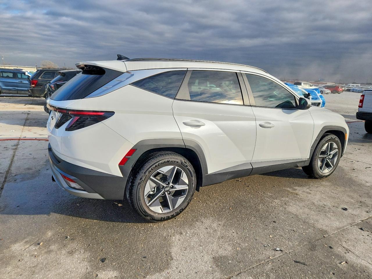 2025 Hyundai Tucson Sel - Image 3