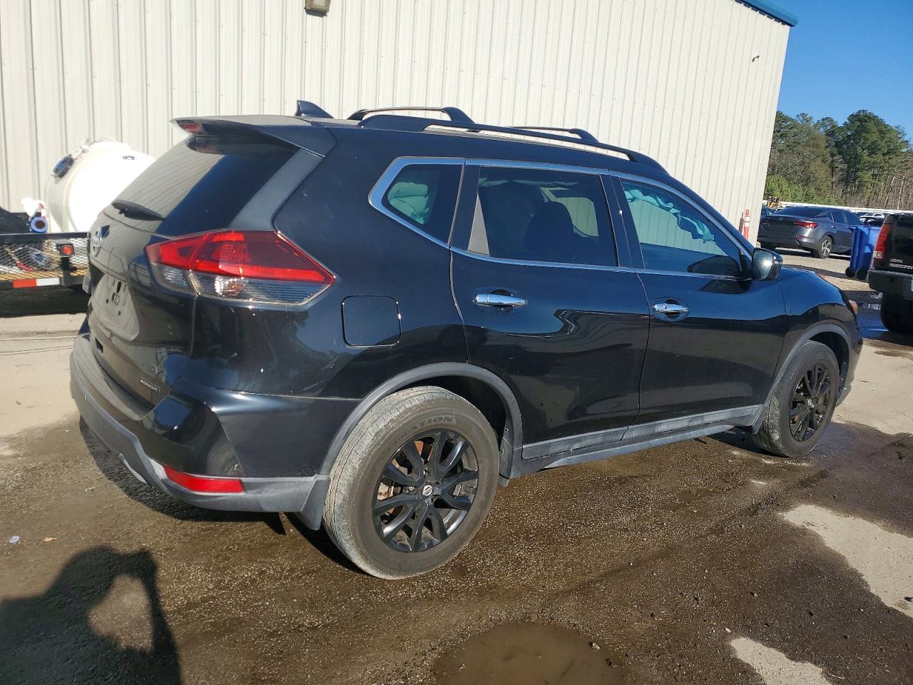 2018 Nissan Rogue S - Image 3