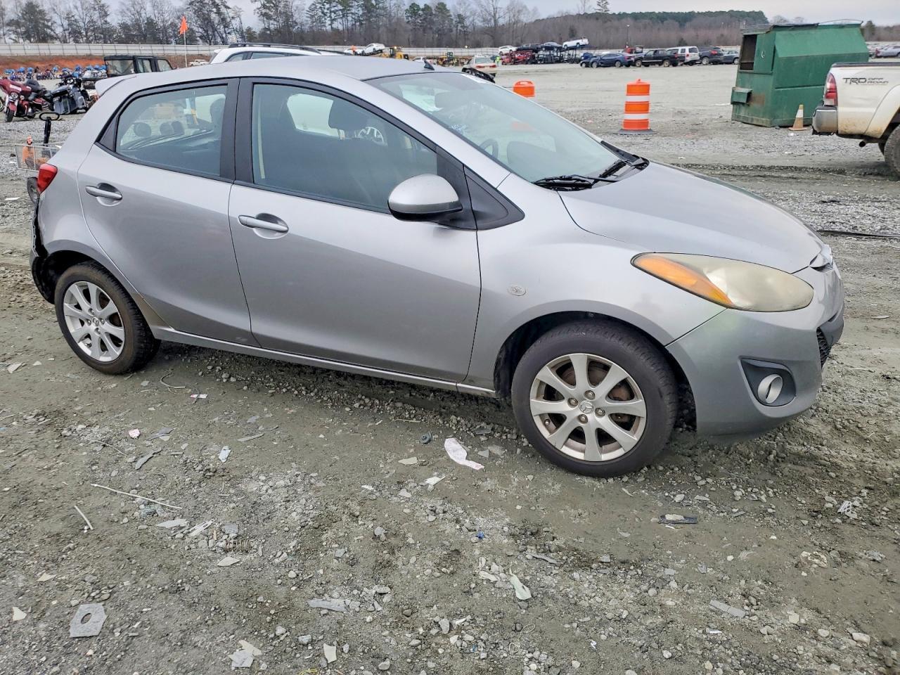 2011 Mazda Mazda2 - Image 4