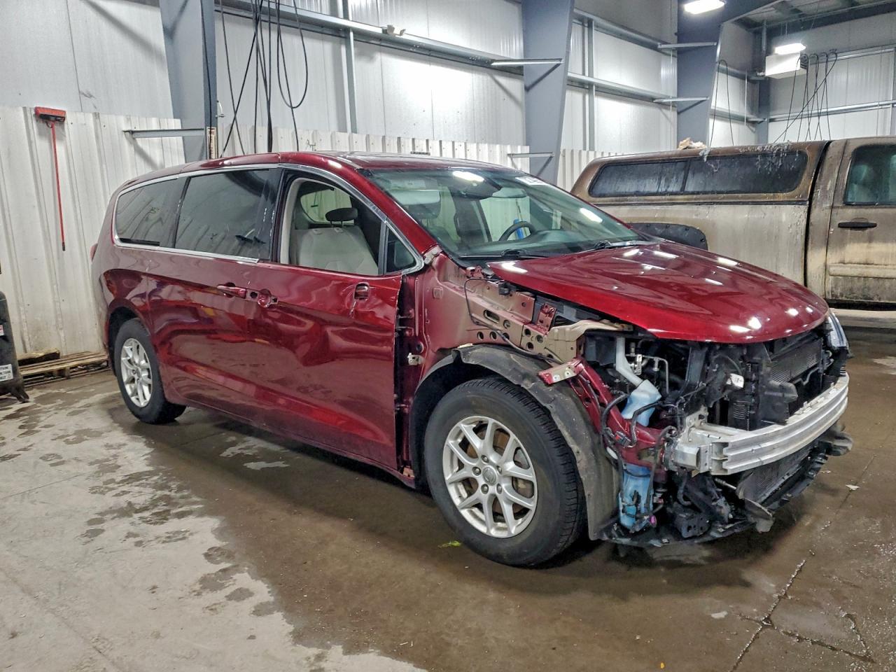 2017 Chrysler Pacifica Touring - Фото 4