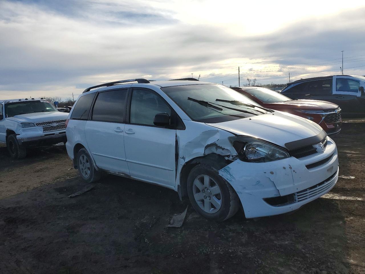 2004 Toyota Sienna Xle - Image 4