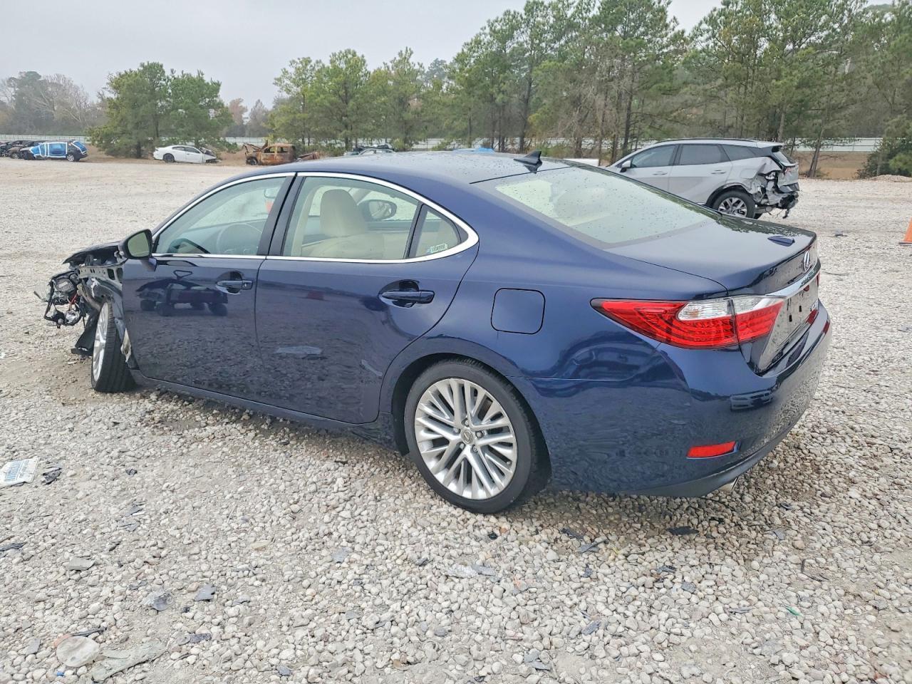 2014 Lexus Es 350 - Image 2