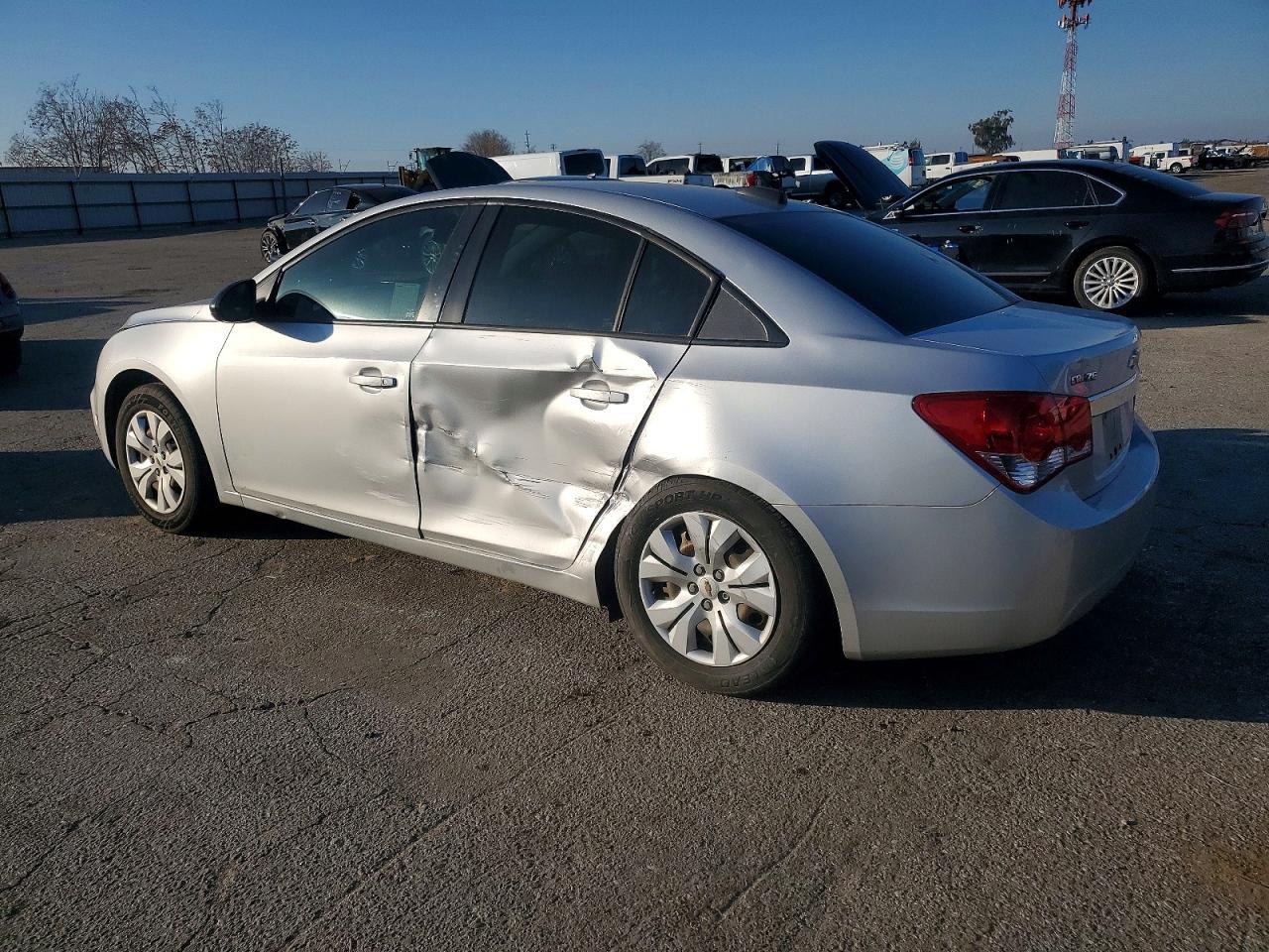 2016 Chevrolet Cruze Limited Ls - Фото 2