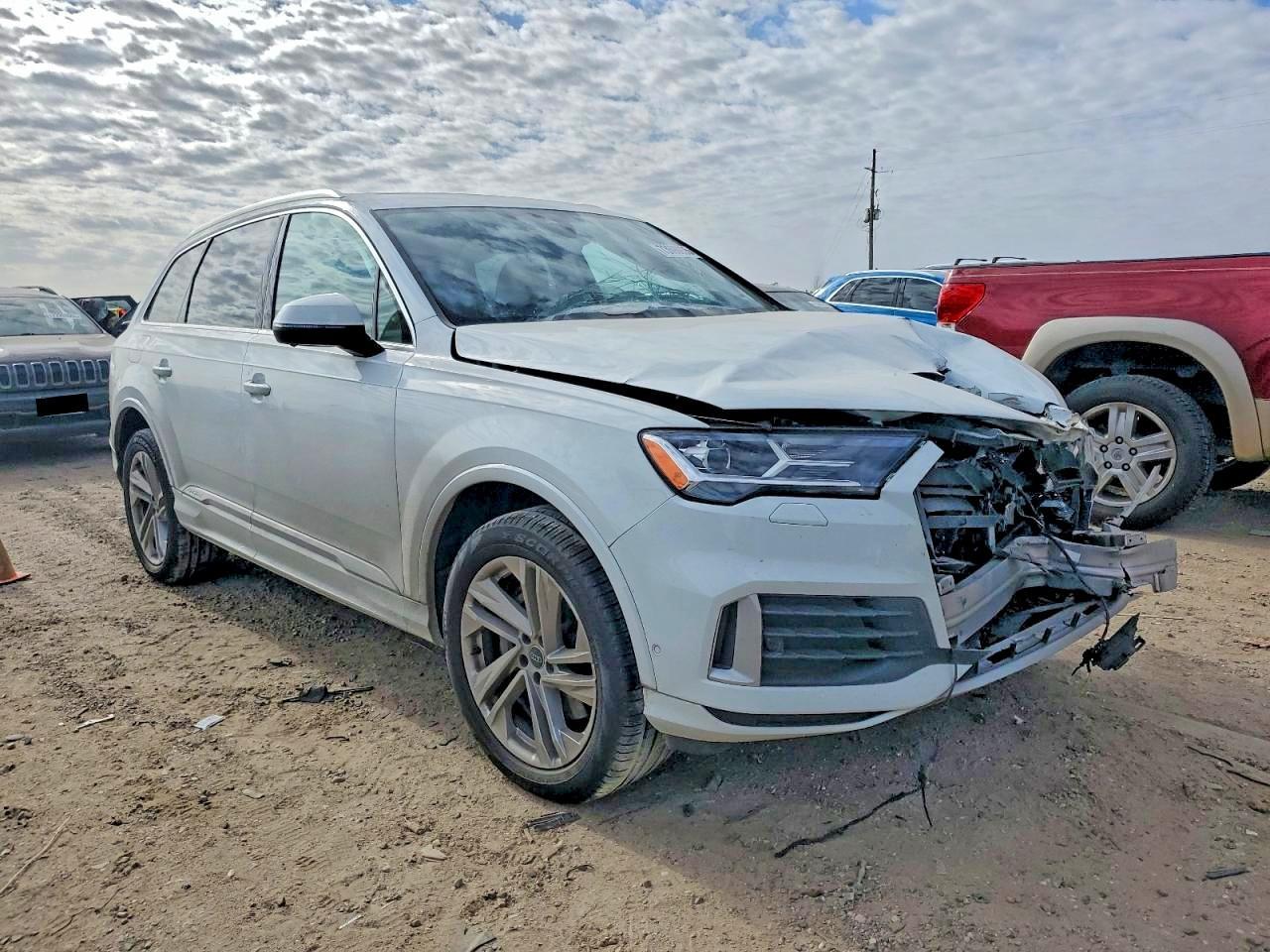 2021 Audi Q7 Premium Plus - Image 4