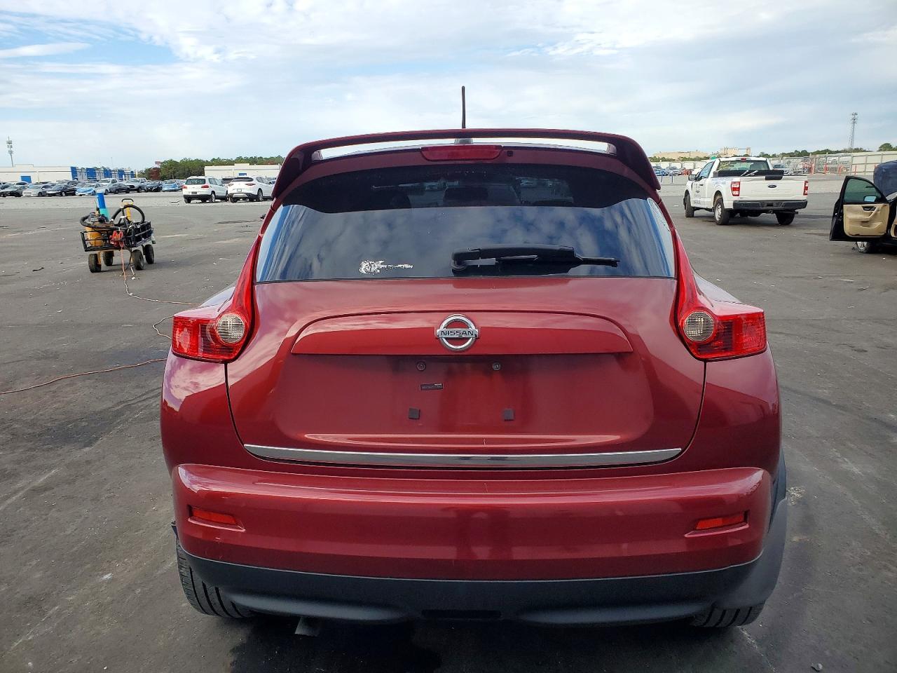 2011 Nissan Juke S - Фото 6