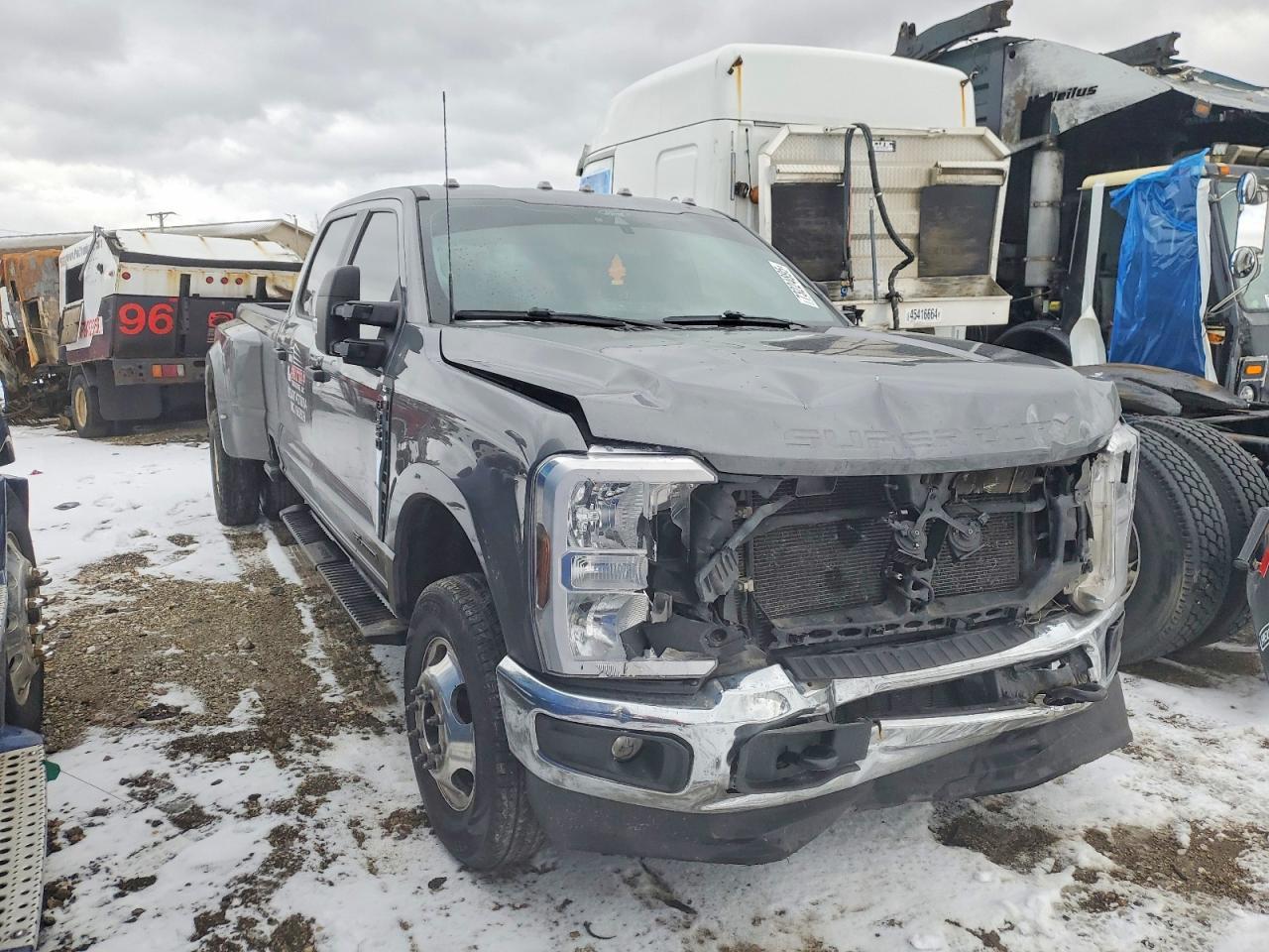 2024 Ford F350 Super - Semi Truck - Image 4