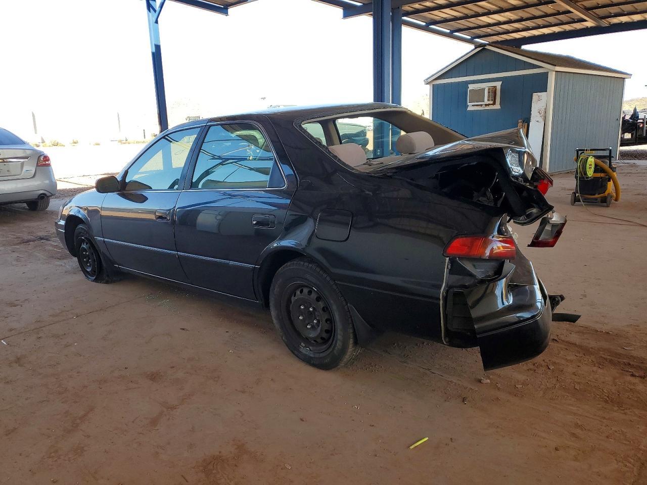 1999 Toyota Camry Le - Image 2