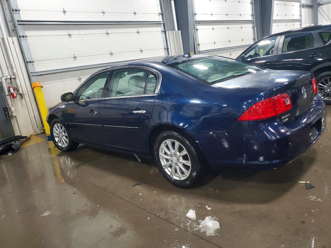 2009 Buick Lucerne Cxl - Image 2