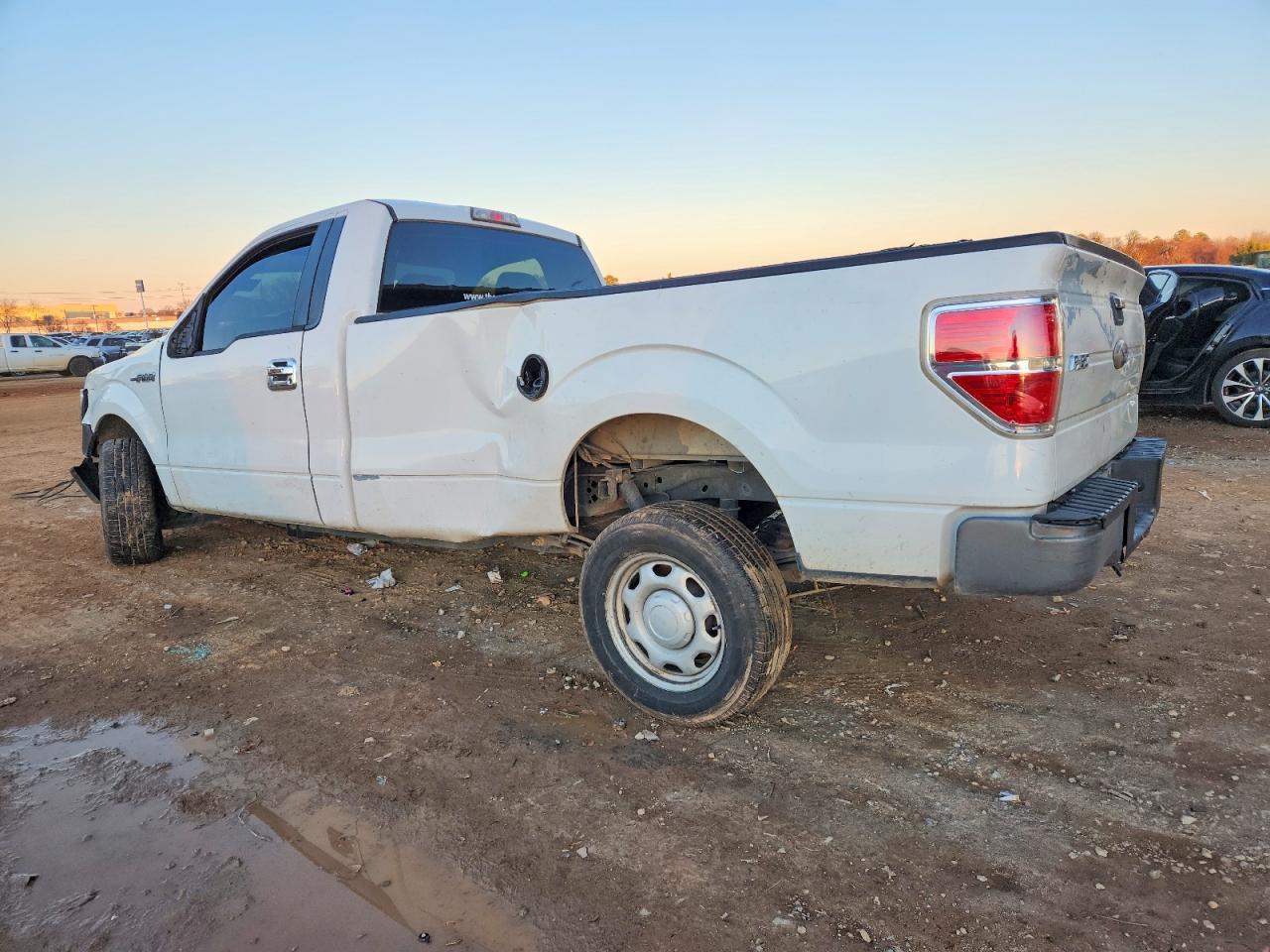 2011 Ford F150 - Фото 2