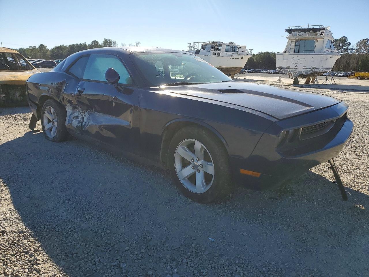2014 Dodge Challenger Sxt - Image 4