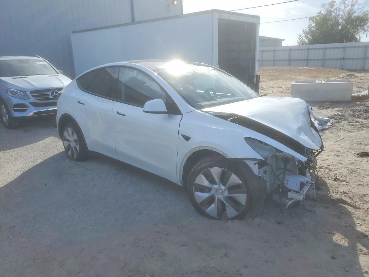 2023 Tesla Model Y - Image 4