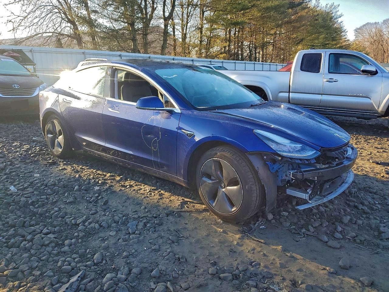 2020 Tesla Model 3 - Фото 4