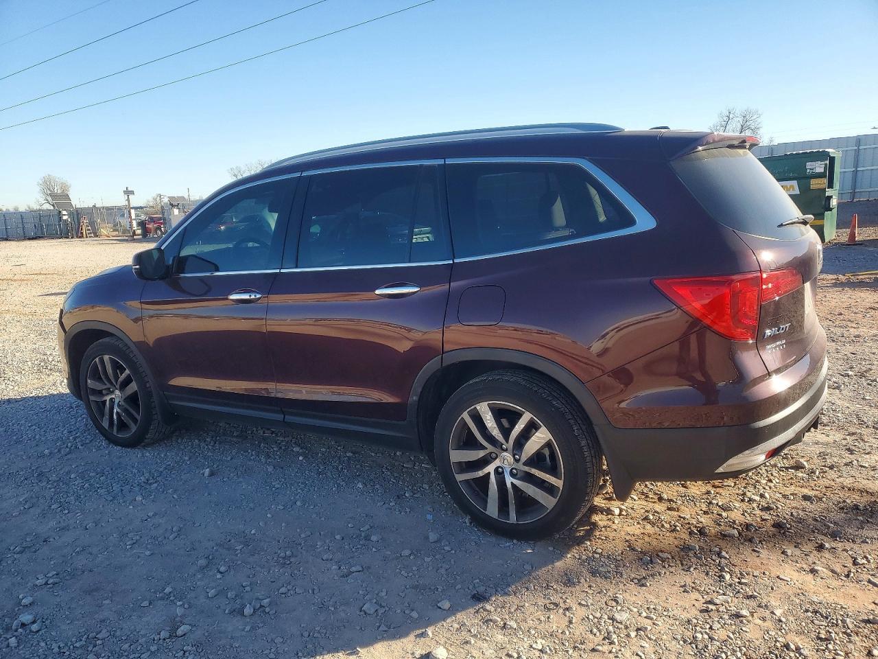 2016 Honda Pilot Touring - Image 2