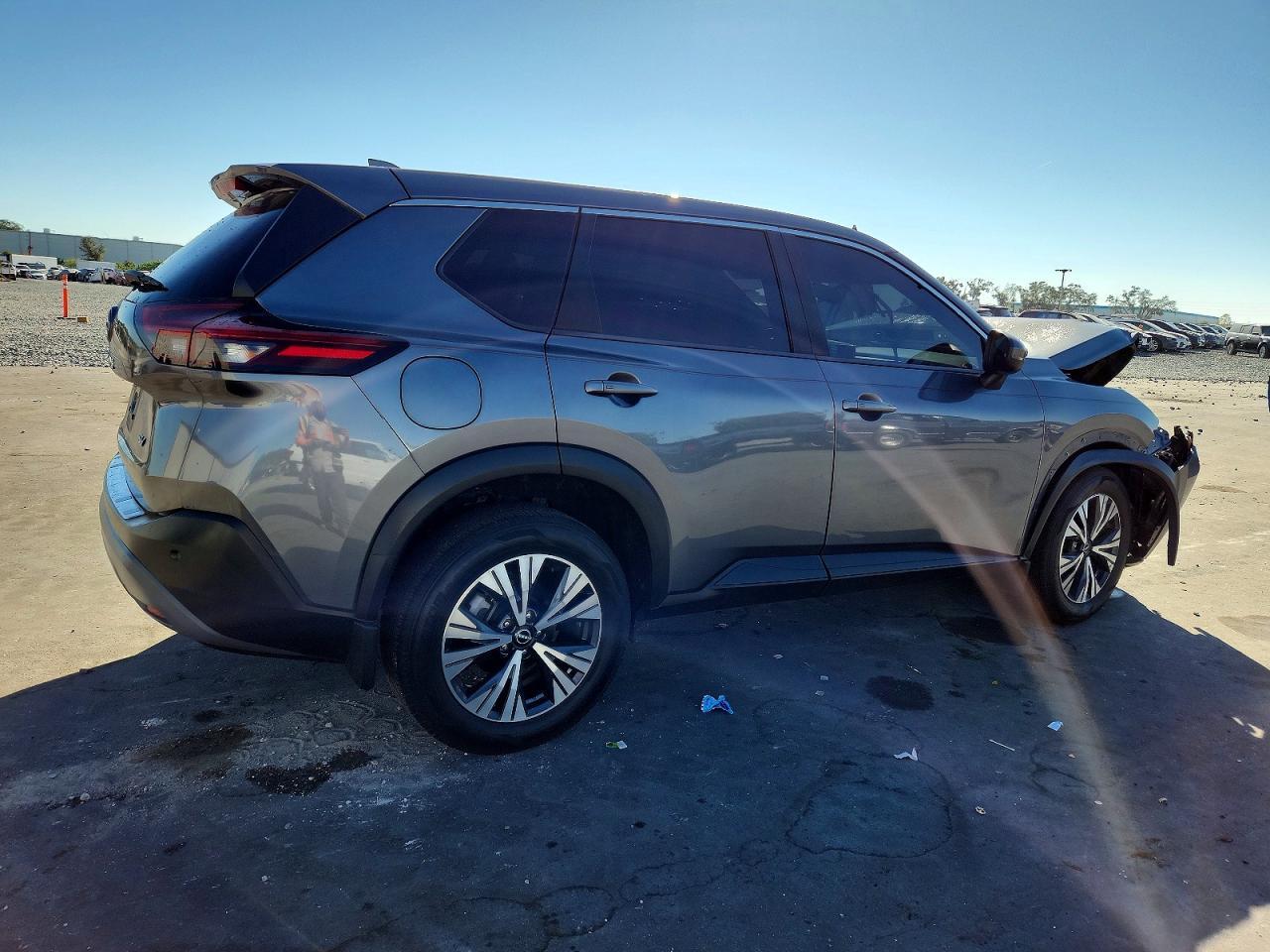 2022 Niss Rogue Sv - Image 3