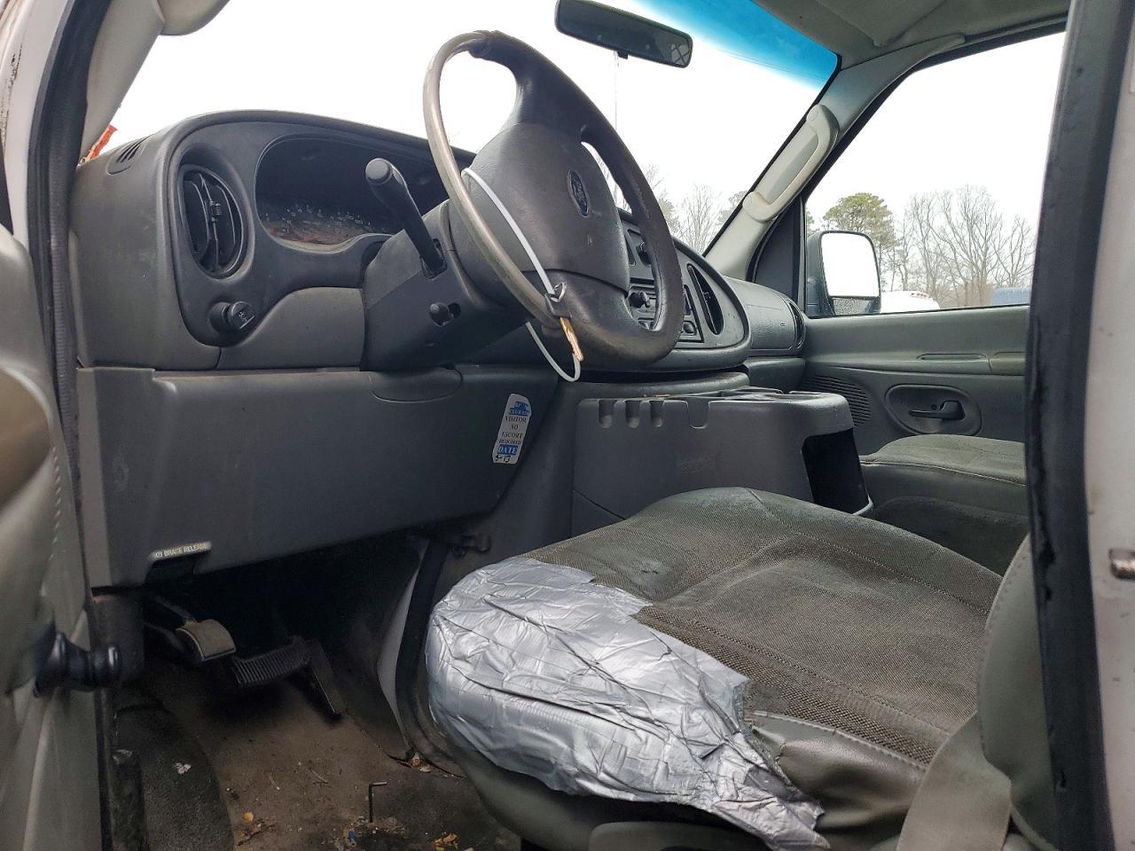 2004 Ford E250 Utility / Service Van - Фото 7