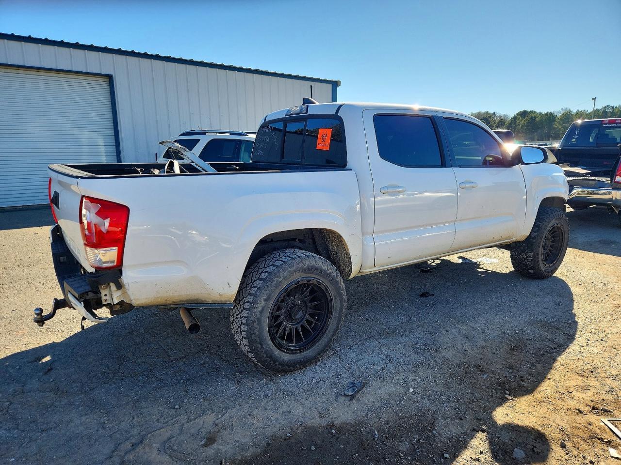 2017 Toyota Tacoma Double Cab - Фото 3