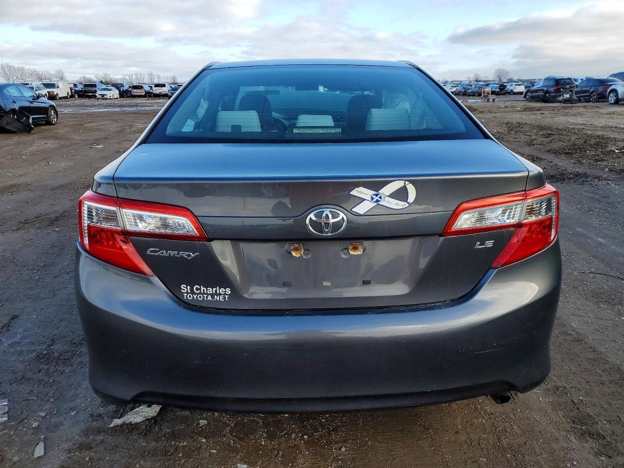 2013 Toyota Camry L - Фото 6
