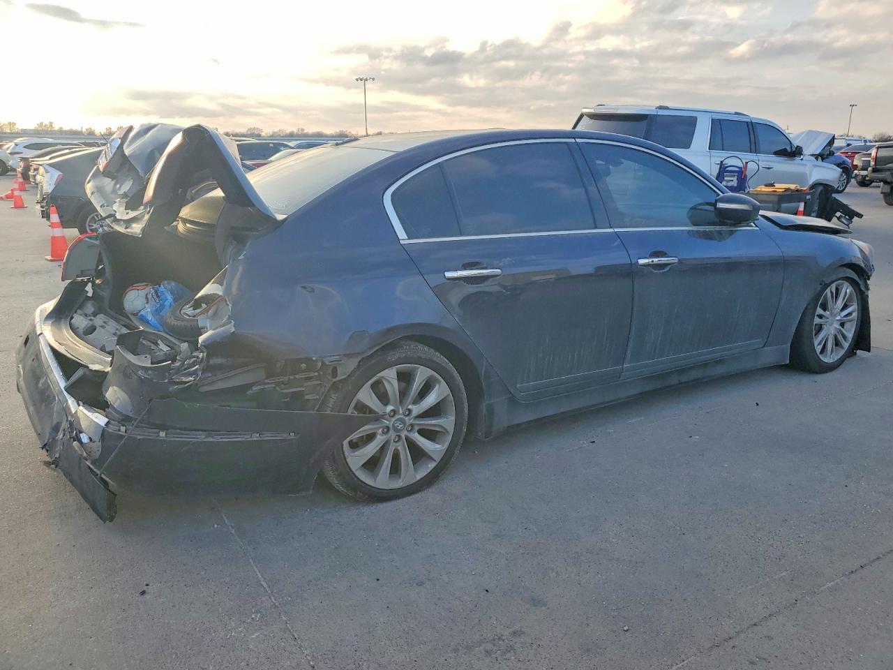 2012 Hyundai Genesis 3.8L - Image 3
