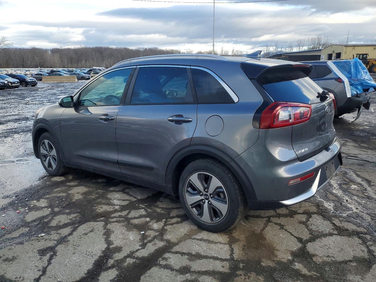 2017 Kia Niro - Фото 2