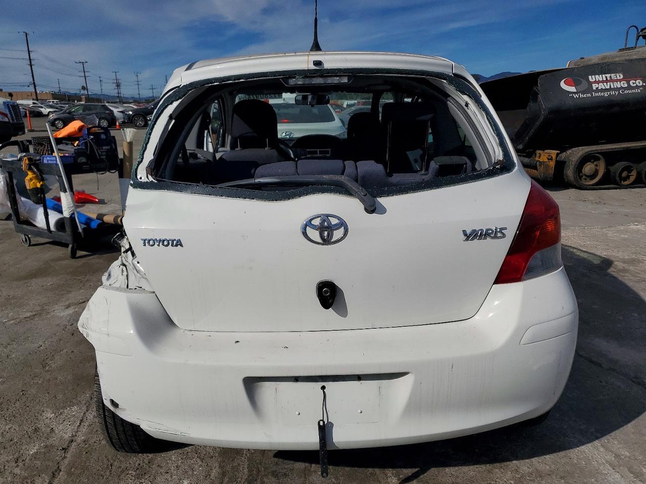 2010 Toyota Yaris - Image 6