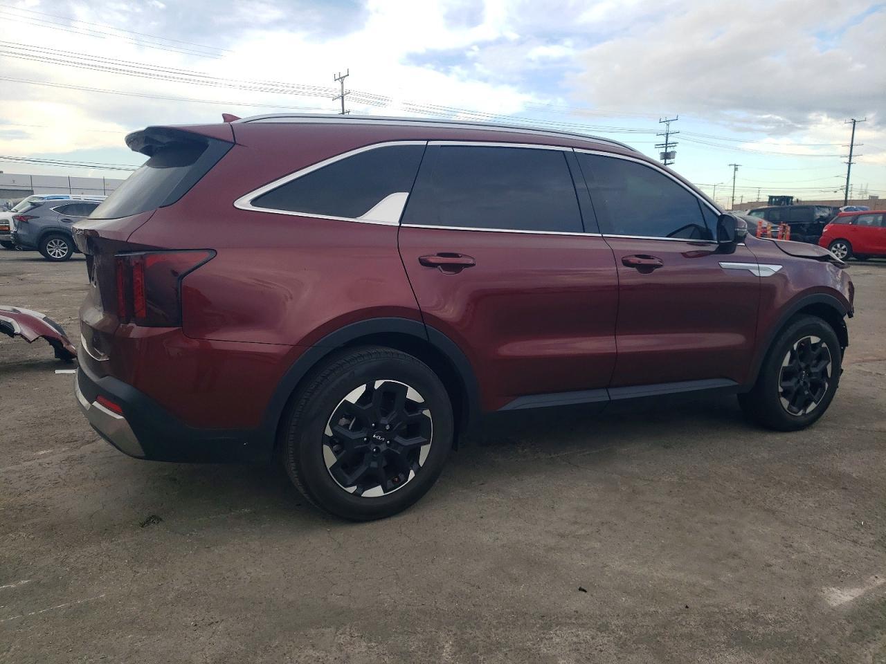 2024 Kia Sorento S - Image 3